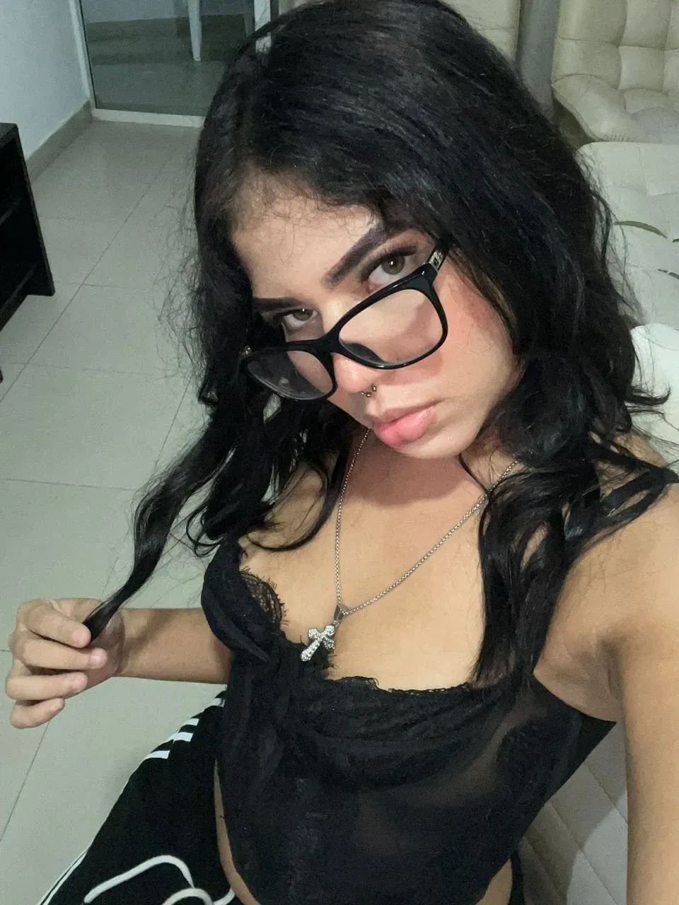 612544460 | KARLA | Chica