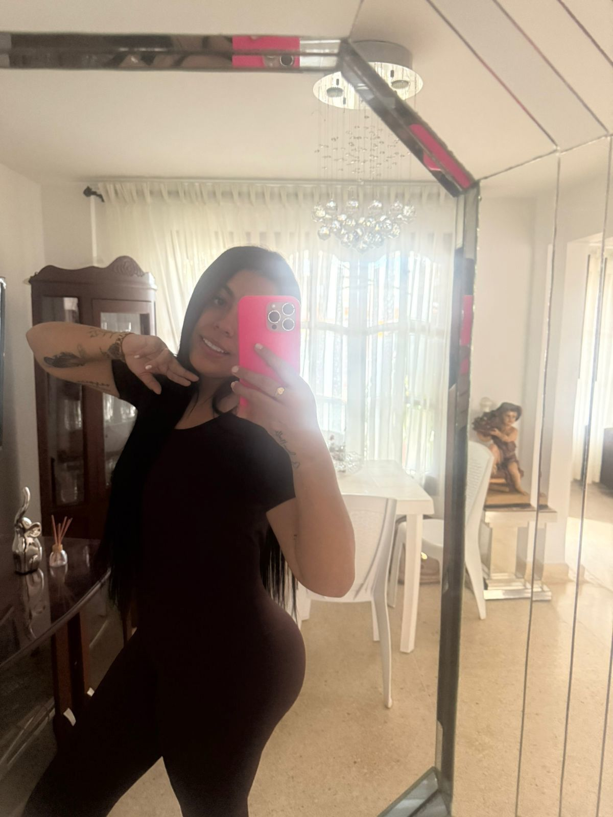 612496389 | KATIA | Chica