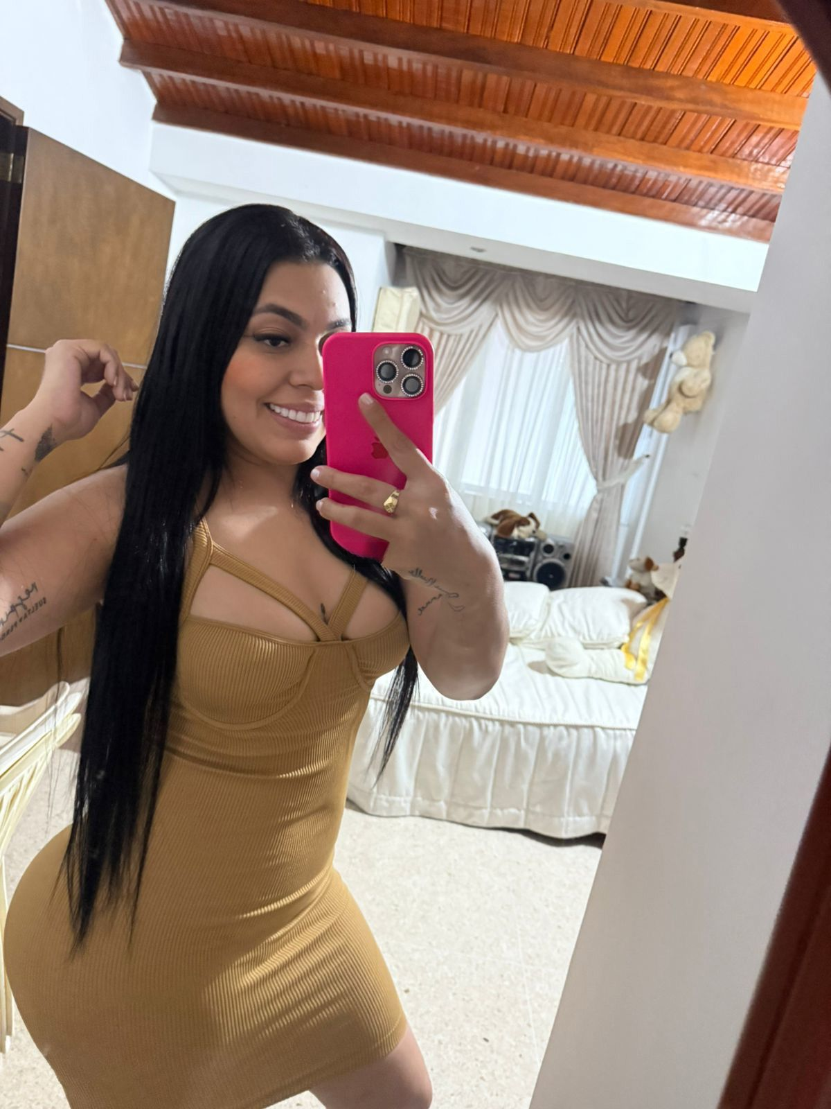 612496389 | KATIA | Chica