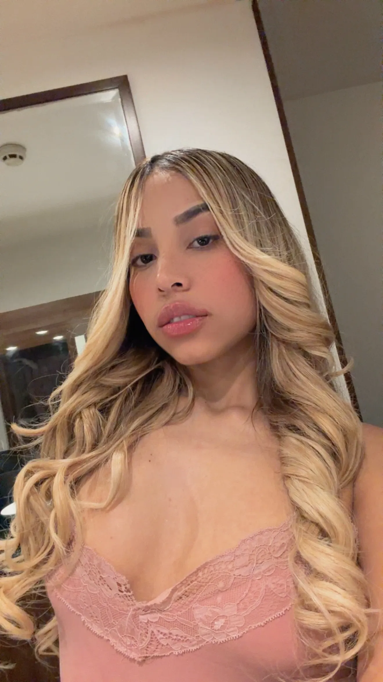 664297601 | ABRIL | Chica