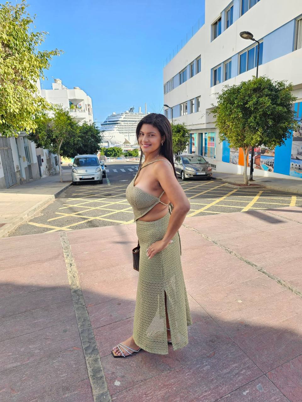 612275761 | KAMILA | Chica