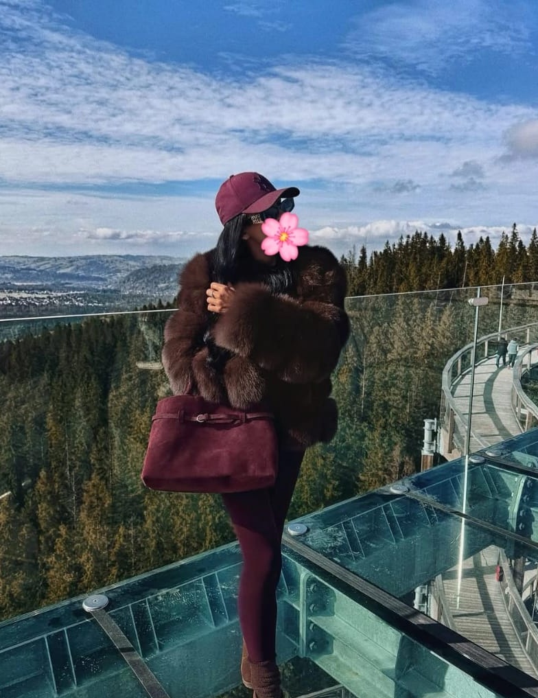 613767340 | EGIPTO | Chica