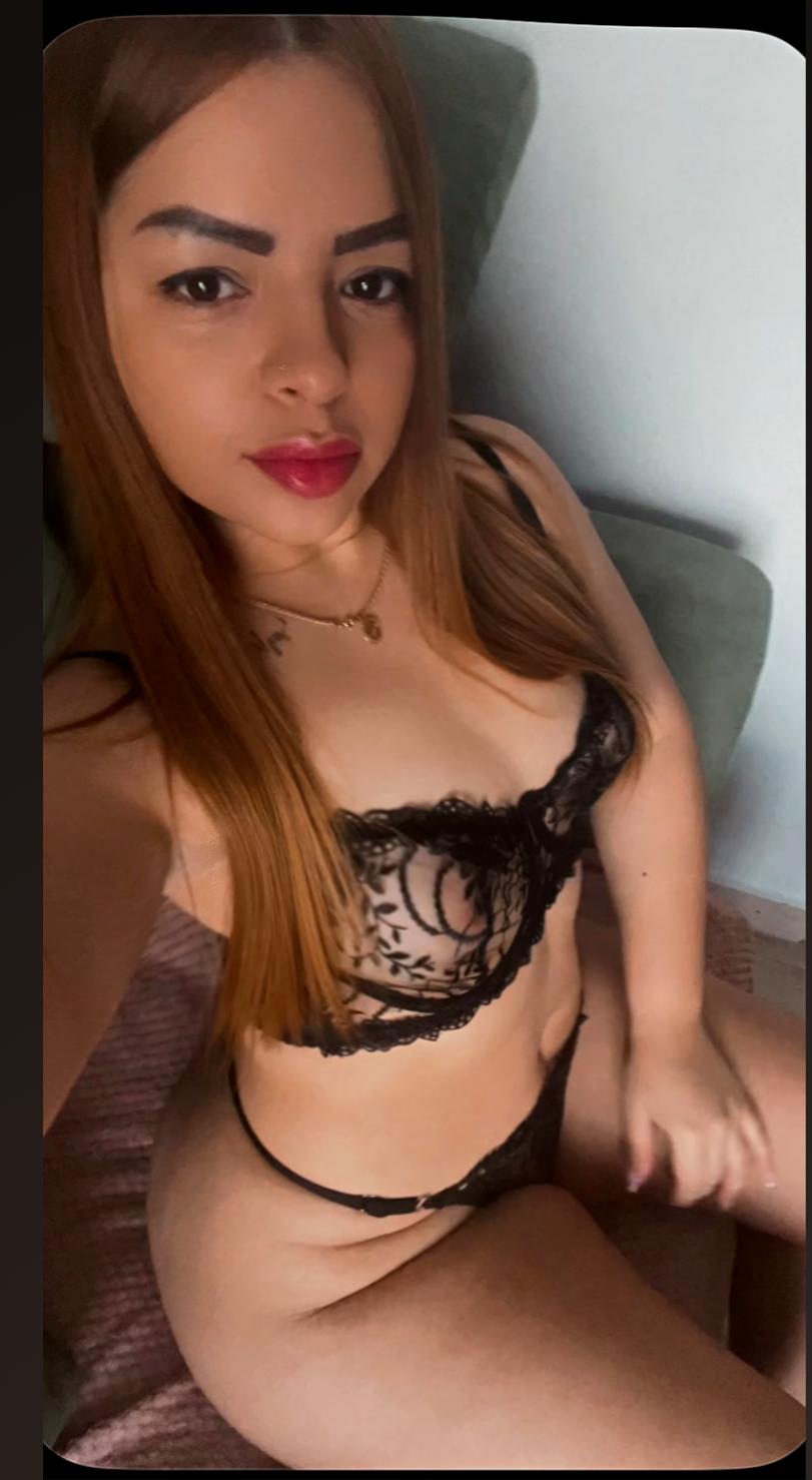 647297745 | VICKY | Chica