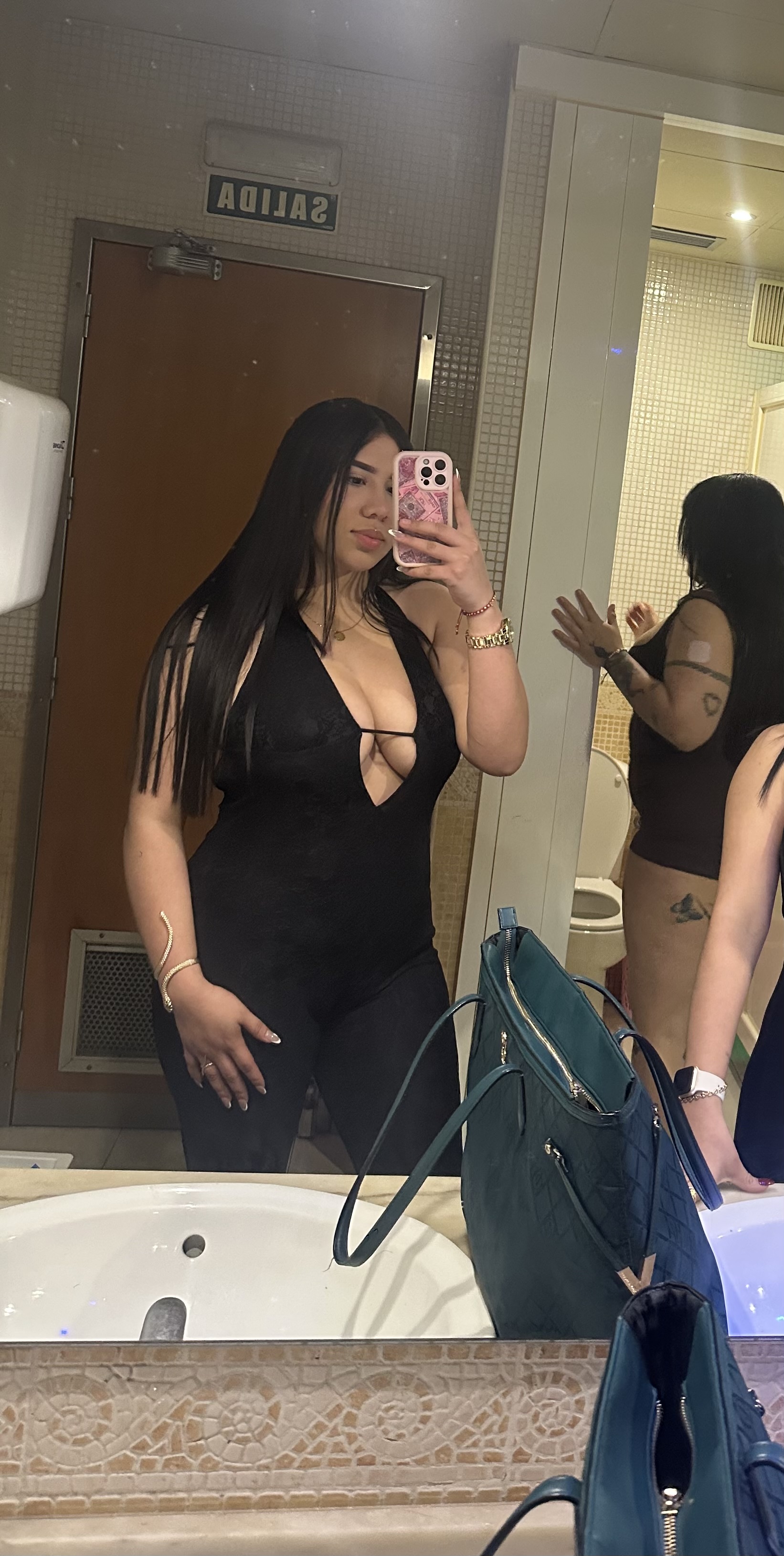 602689923 | KATHA | Chica