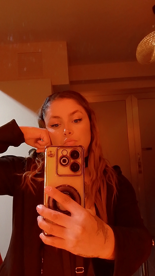 624386240 | VANESSA | Chica