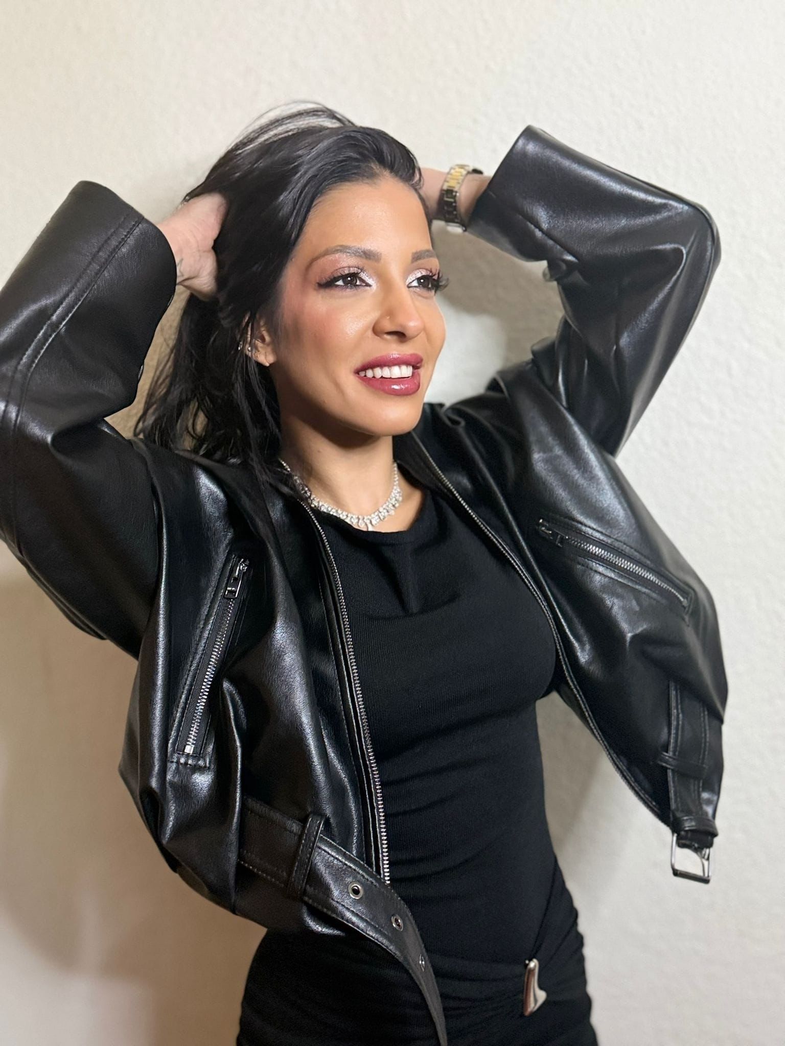 613618649 | LUNA | Chica