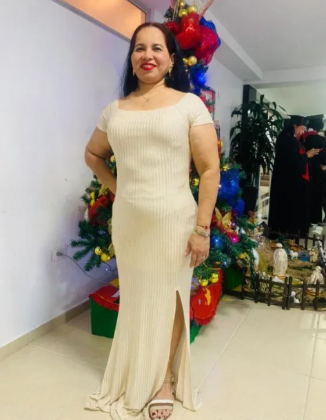 604926191 | SOFIA | Chica