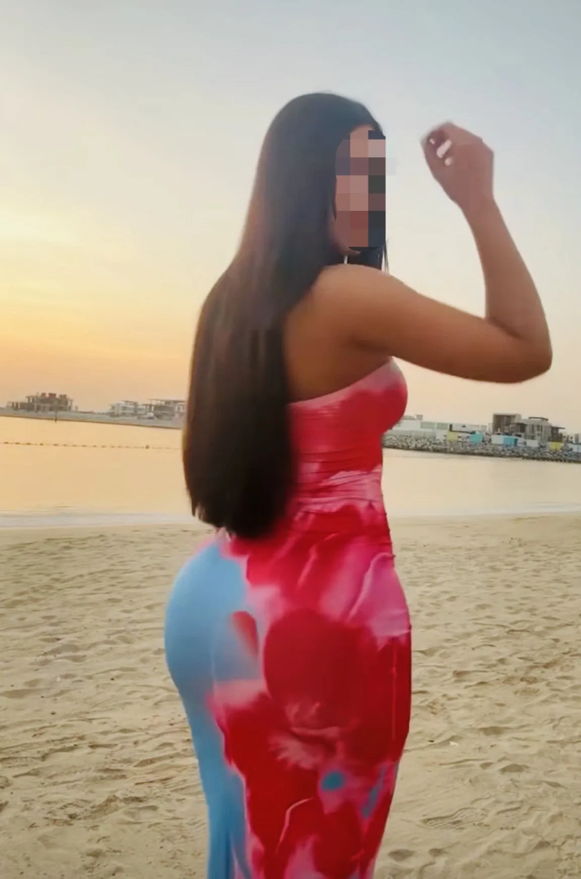 604256011 | SARAY | Chica