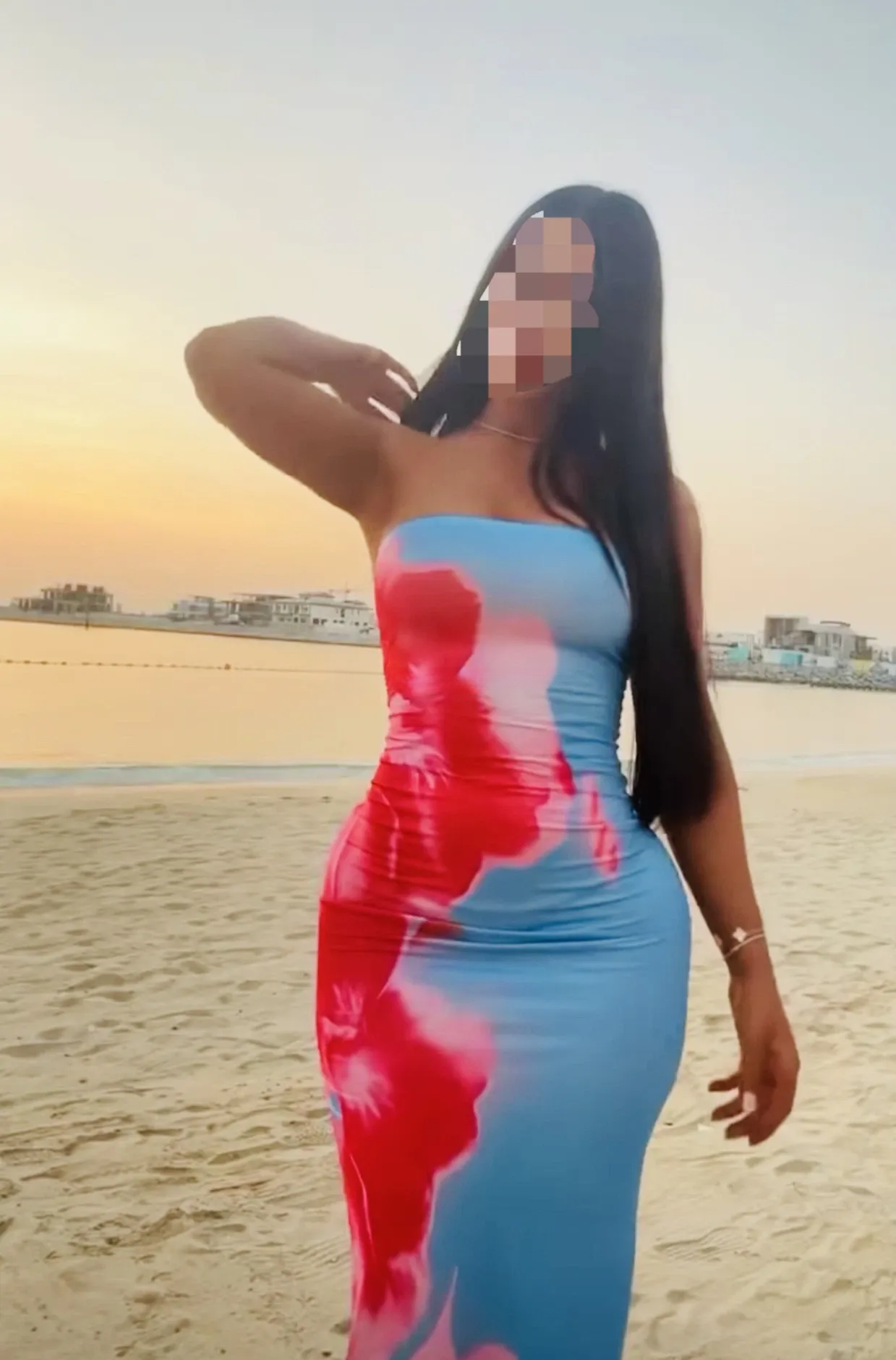 604256011 | SARAY | Chica