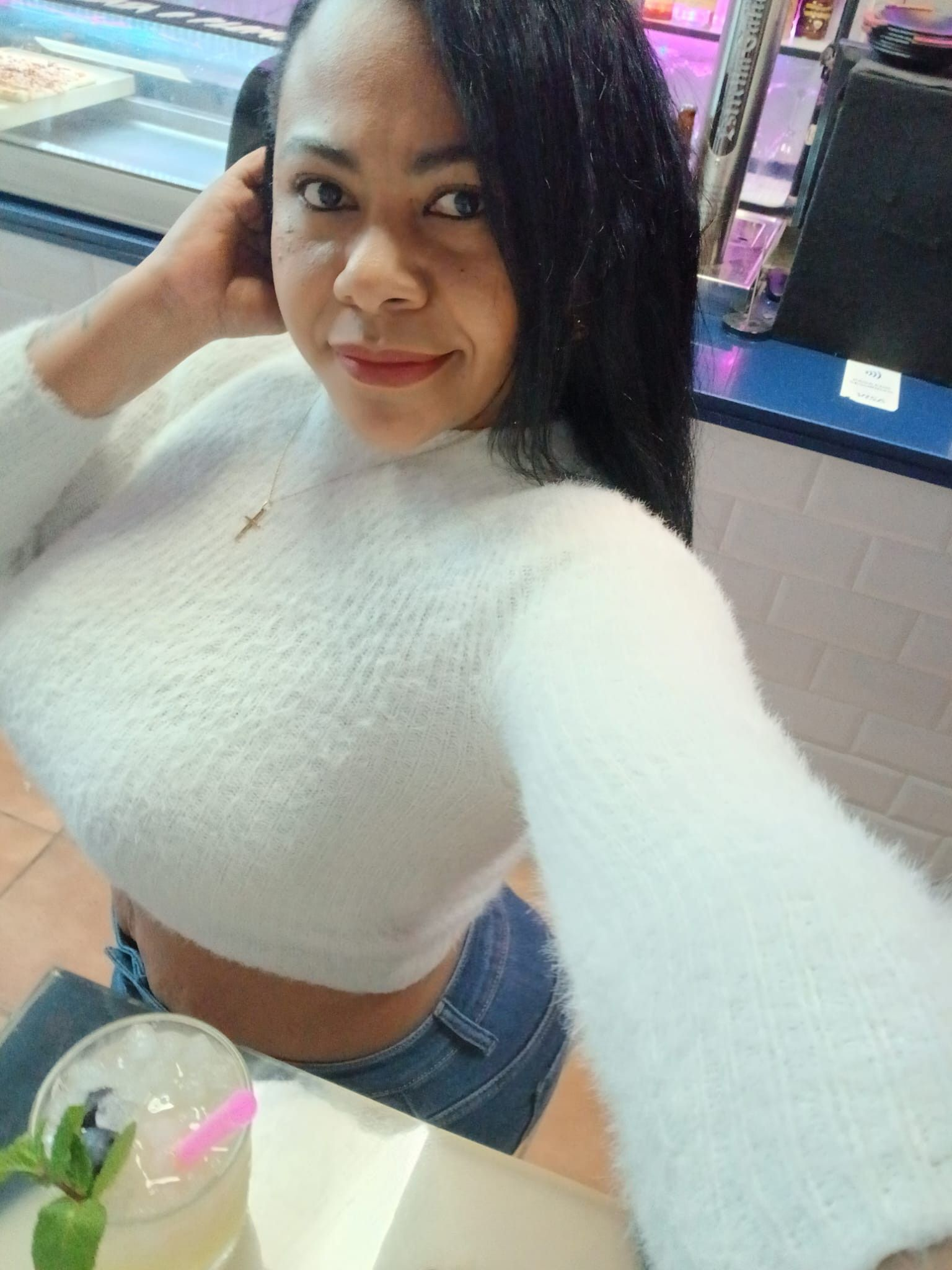 602429566 | ANYELA | Chica