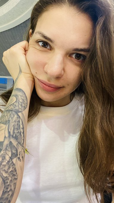 618353115 | YVANA | Chica