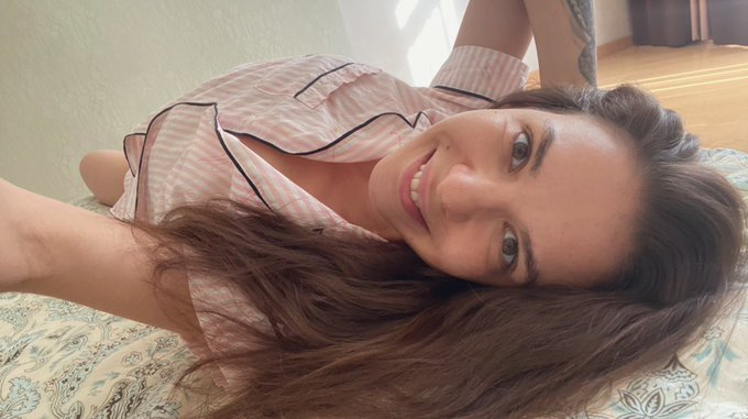 618353115 | YVANA | Chica