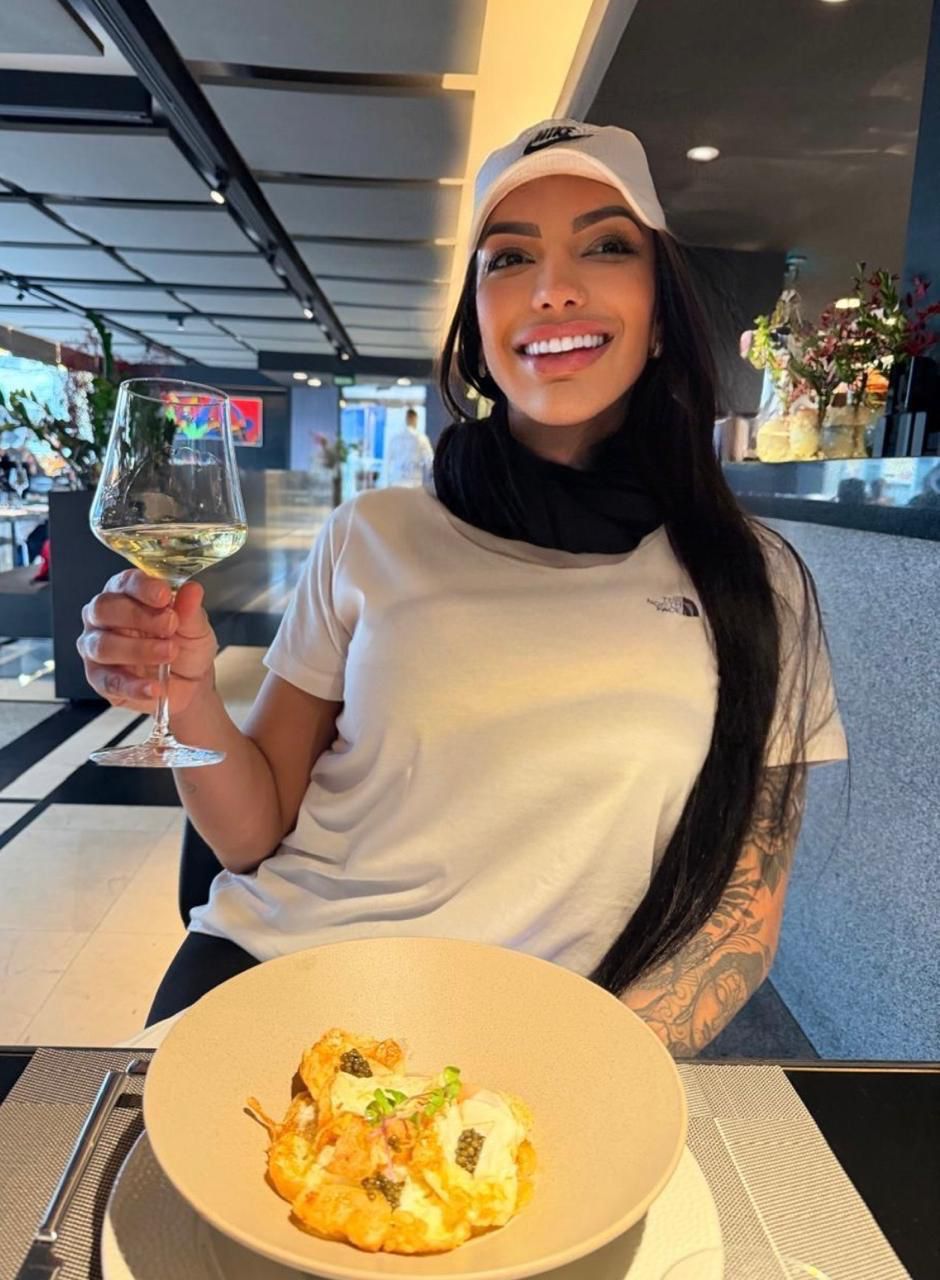 642977404 | CRISTINA | Chica