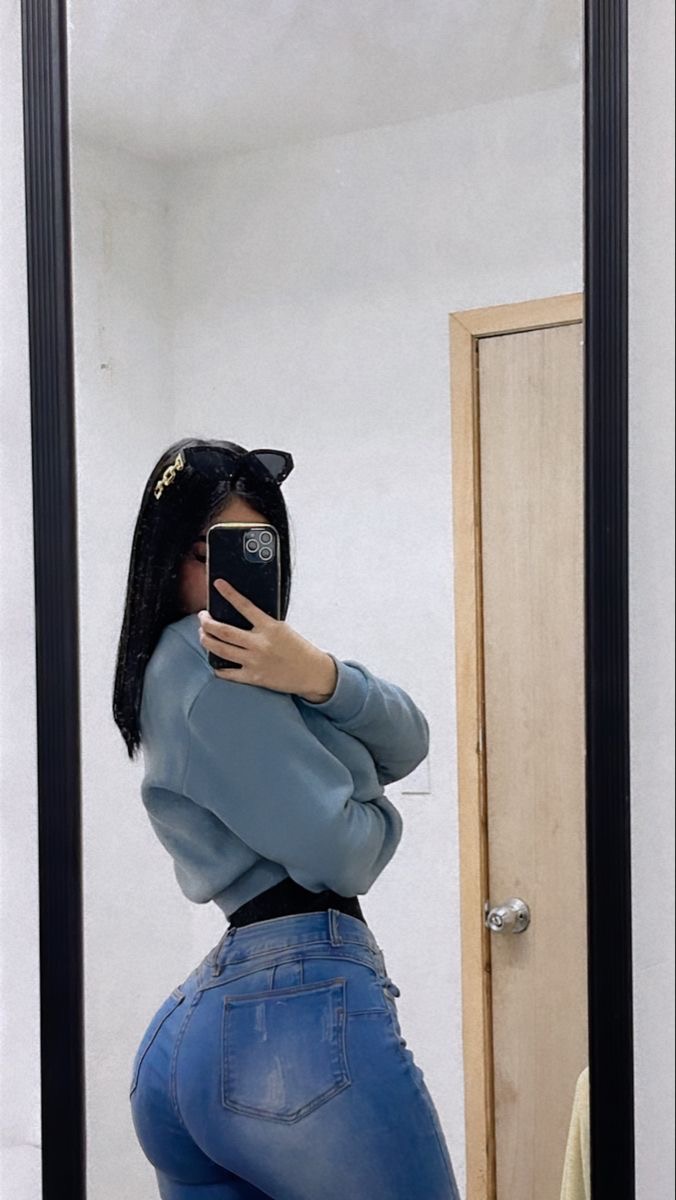 632874935 | MóNICA | Chica