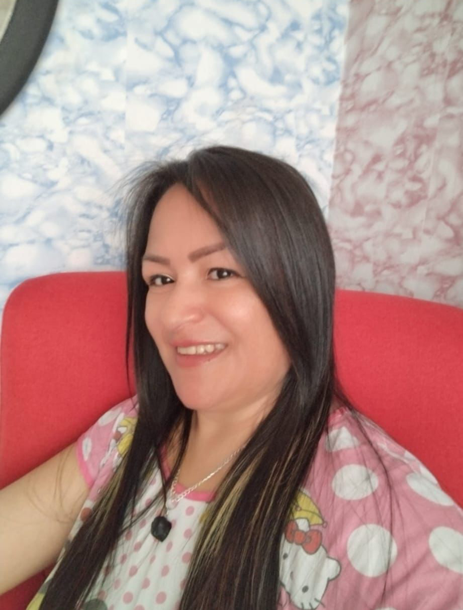 668595913 | ELENA | Chica