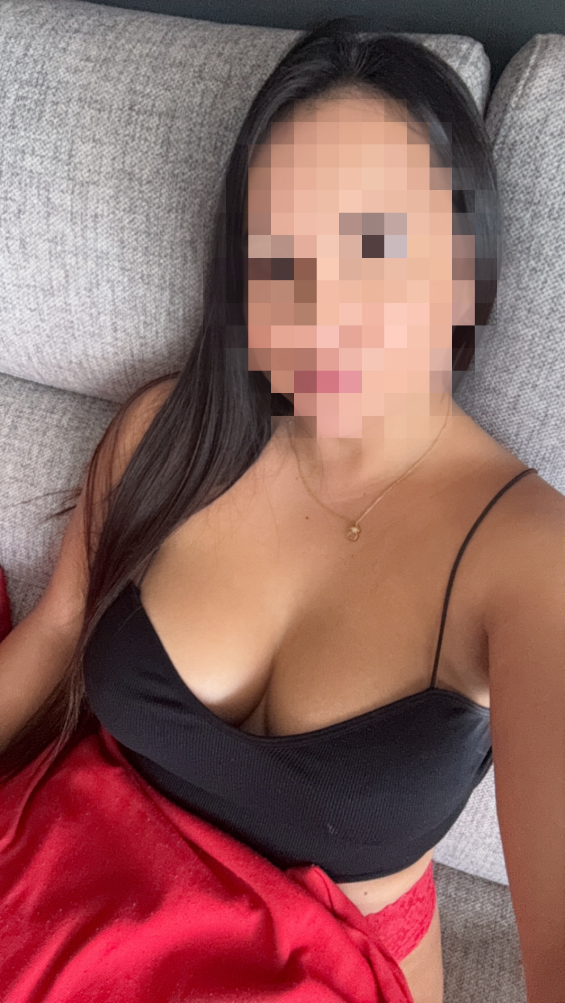 607357838 | ZOE | Chica