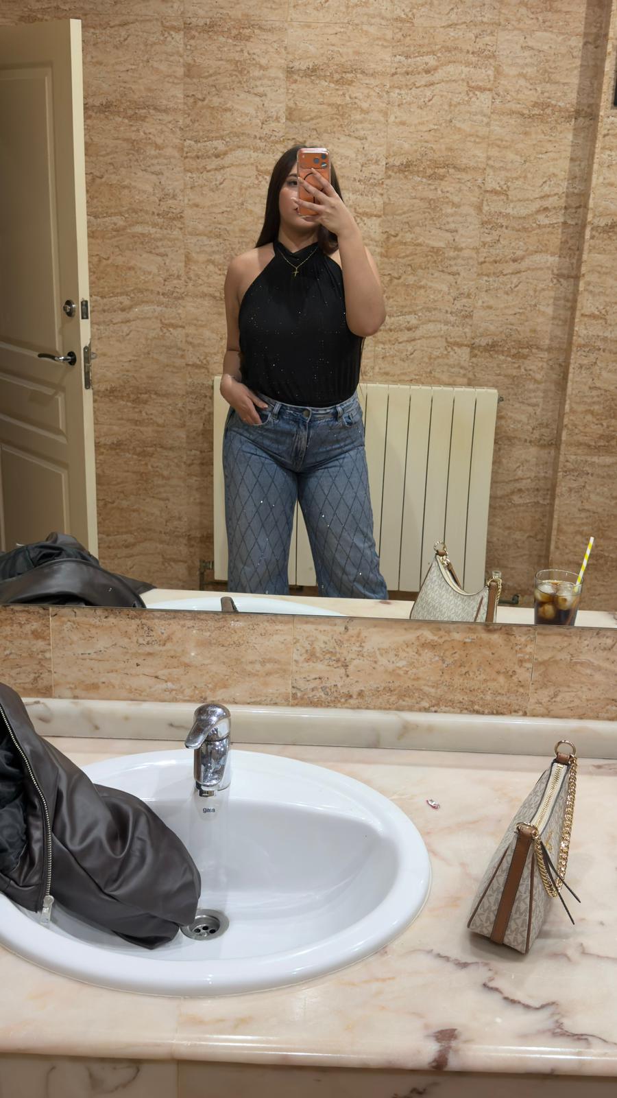 641877976 | KATALINA | Chica