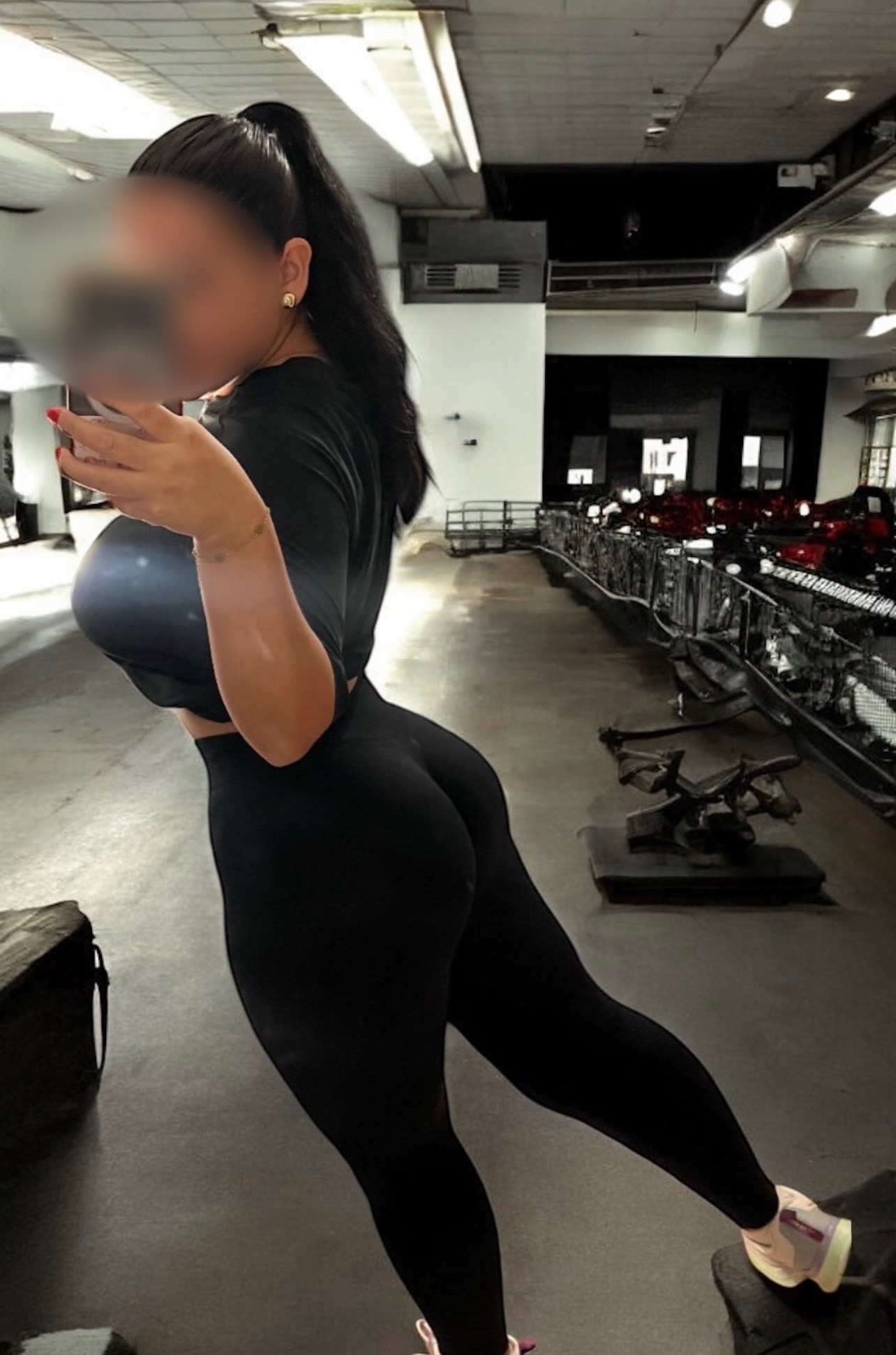 647419812 | AMBER | Chica