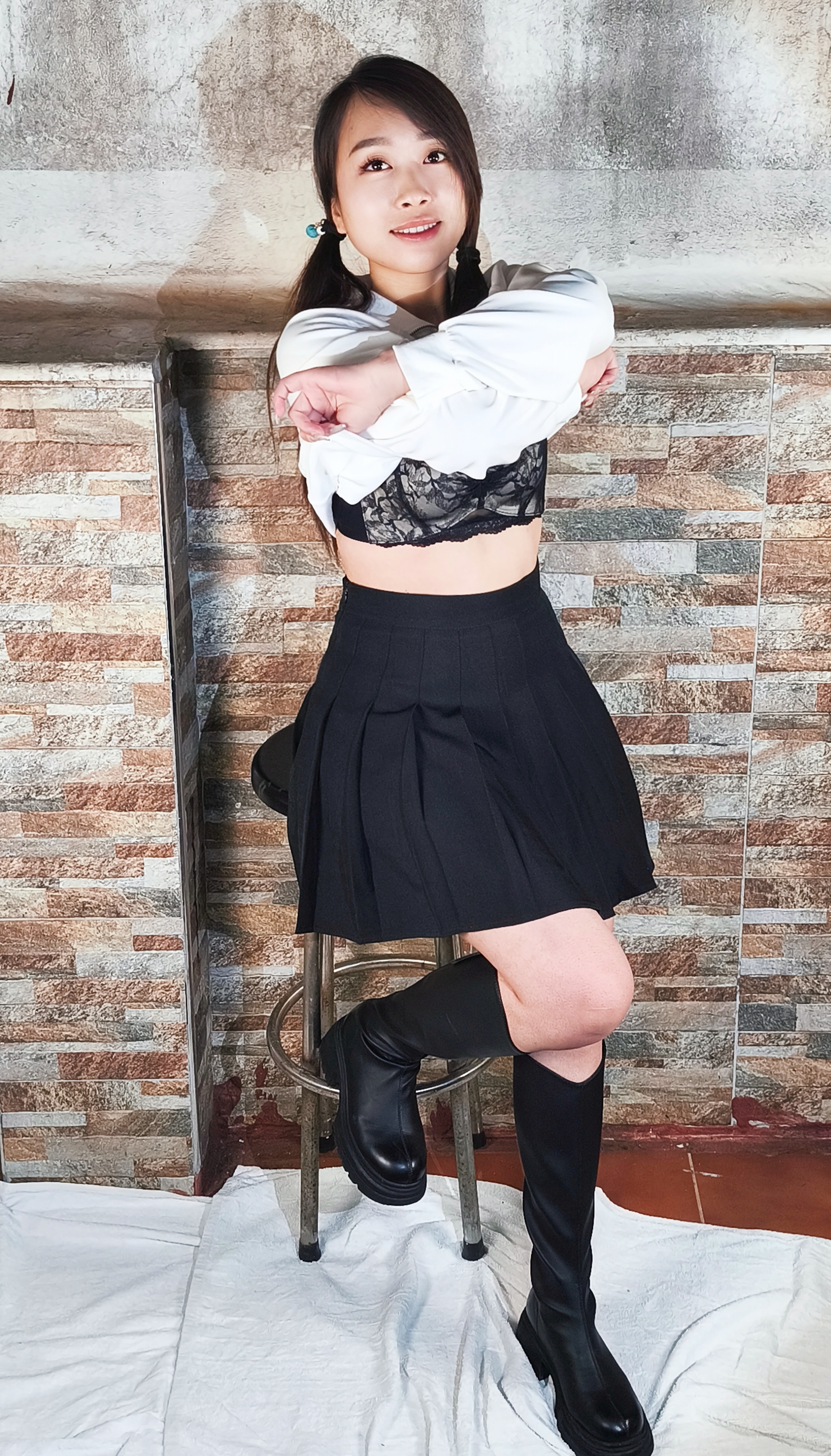 637125120 | COCO | Chica