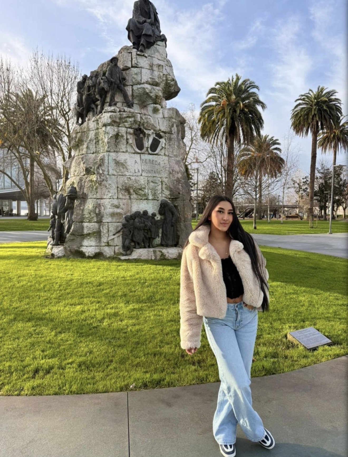 631998590 | VALERY | Chica