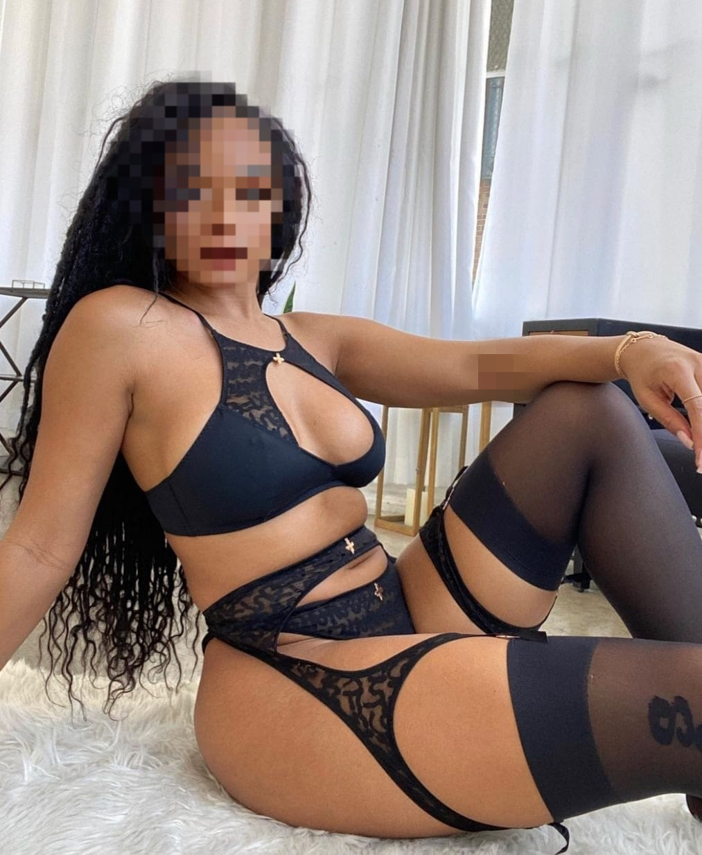 603148883 | HARMONY | Chica
