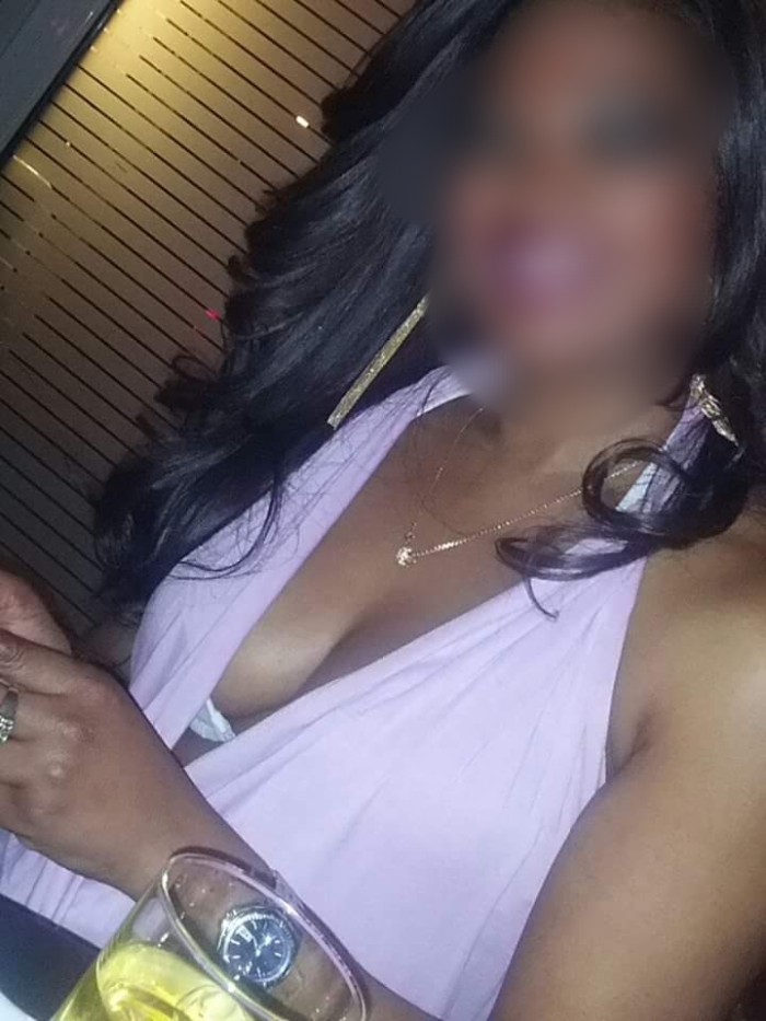 660718785 | EVELYN | Chica