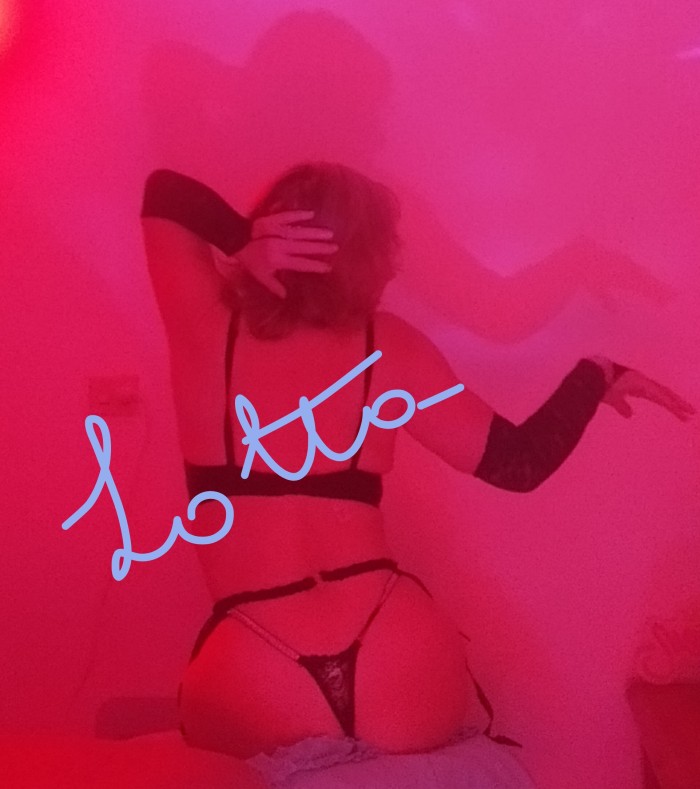 641270920 | LOTTA | Chica