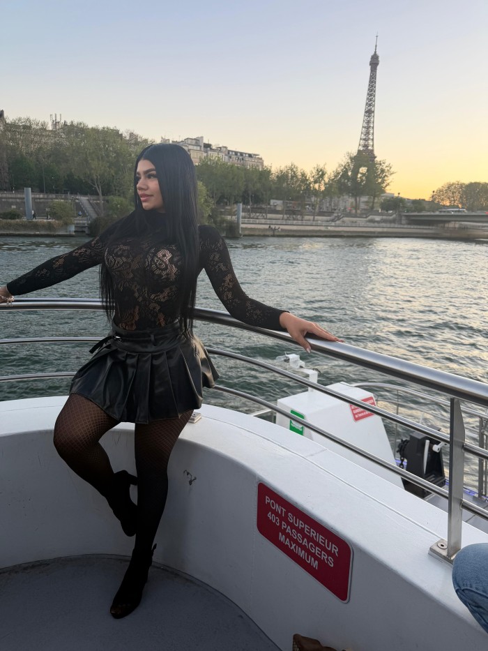 666104484 | ZOE | Chica