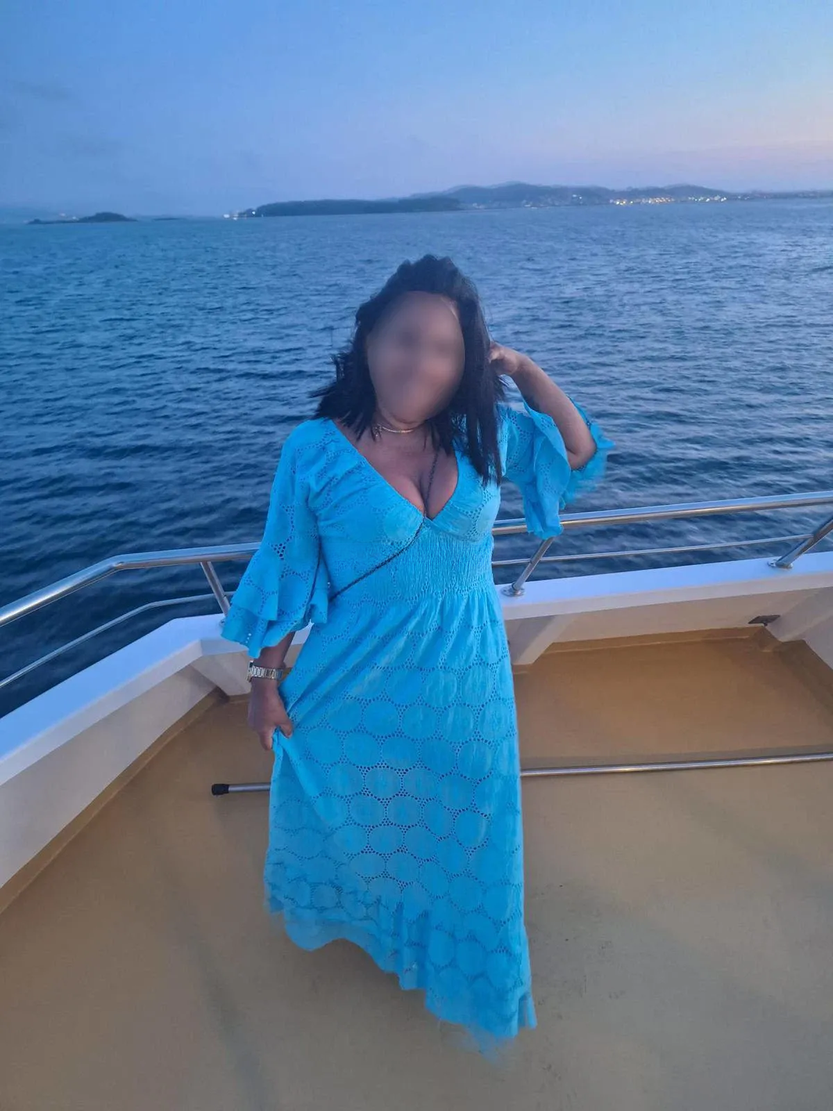 642745323 | ANITTA | Chica