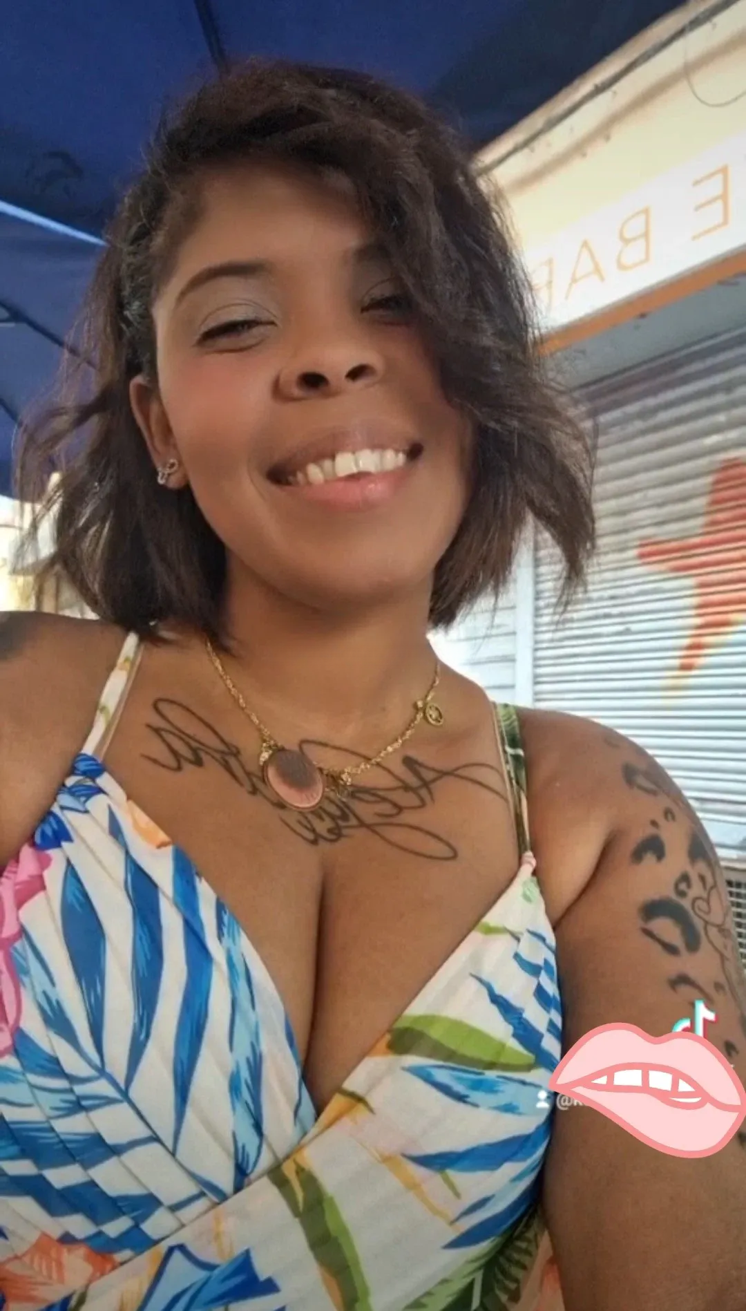 644132064 | RIHANNA | Chica