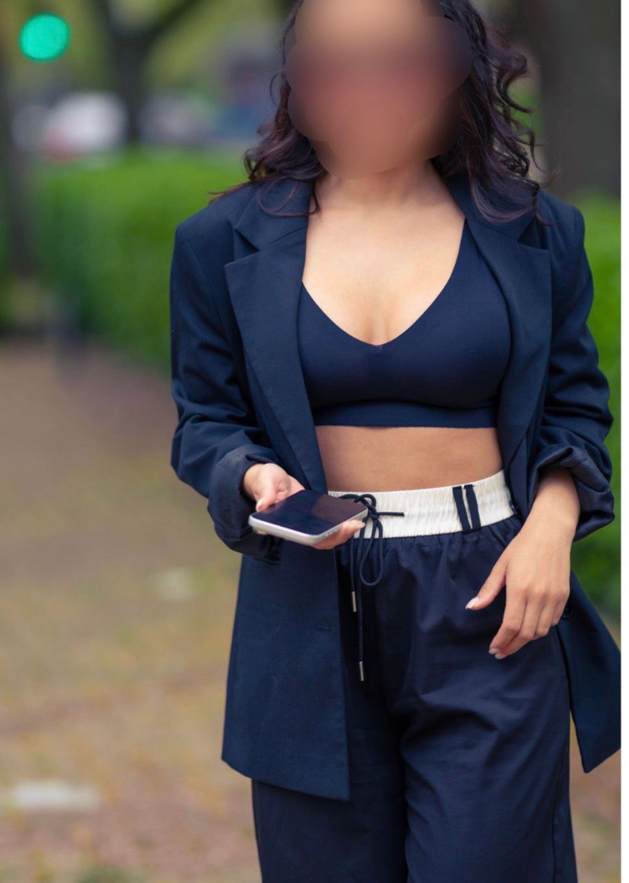 643693495 | LUA | Chica