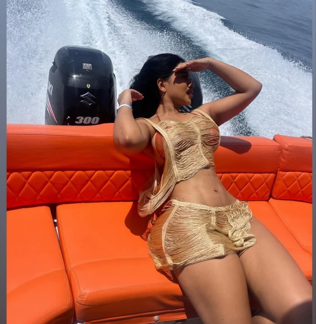 683638044 | LORENA | Chica