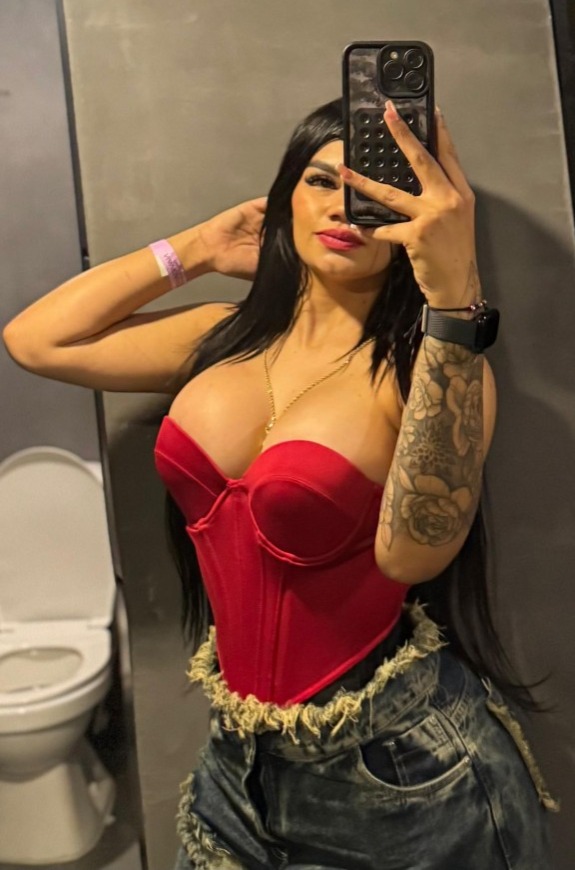 666104484 | ZOE | Chica