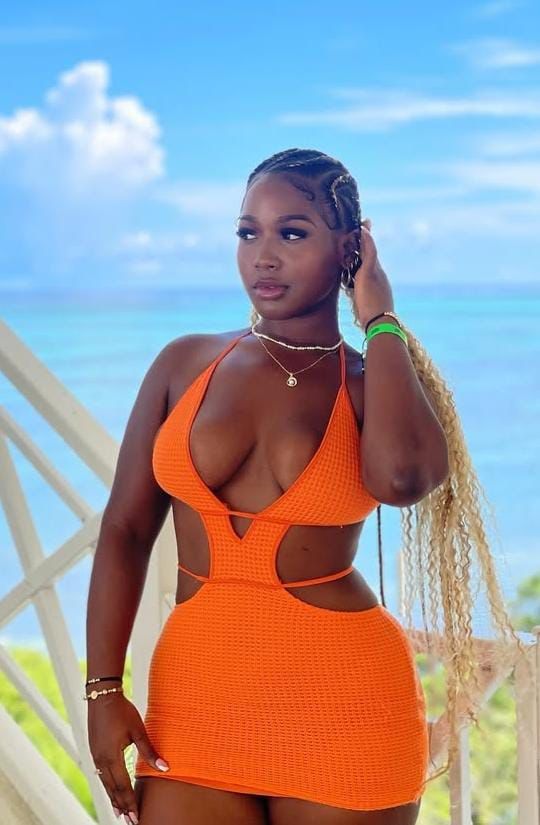 678731469 | MONICA | Chica