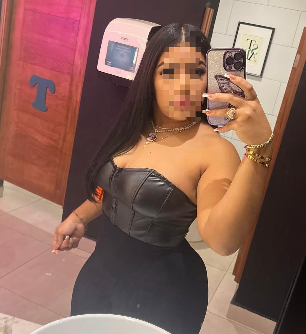 624172978 | EVA | Chica