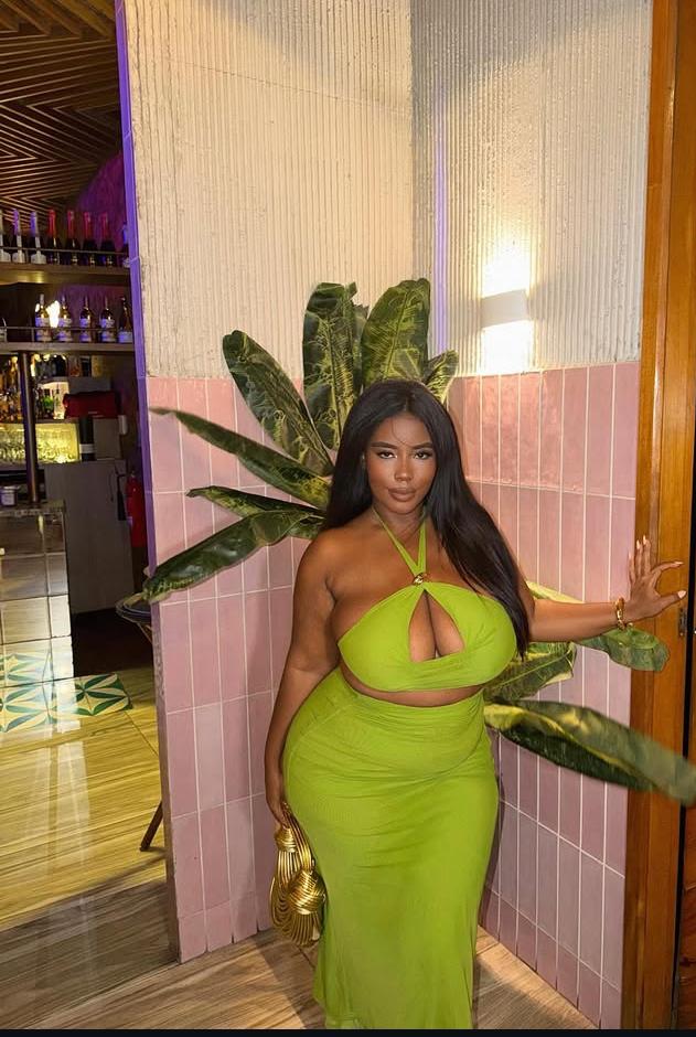 671652792 | CELESTE | Chica