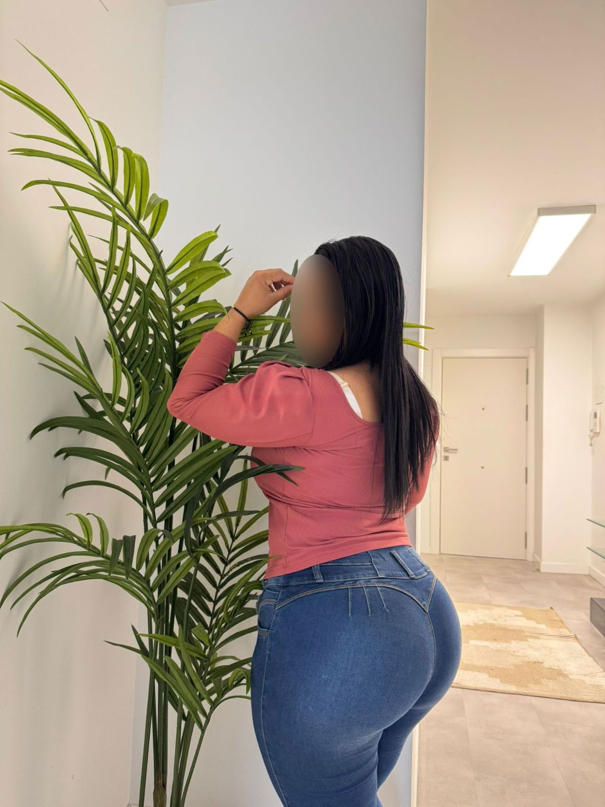 671874142 | ADHARA | Chica