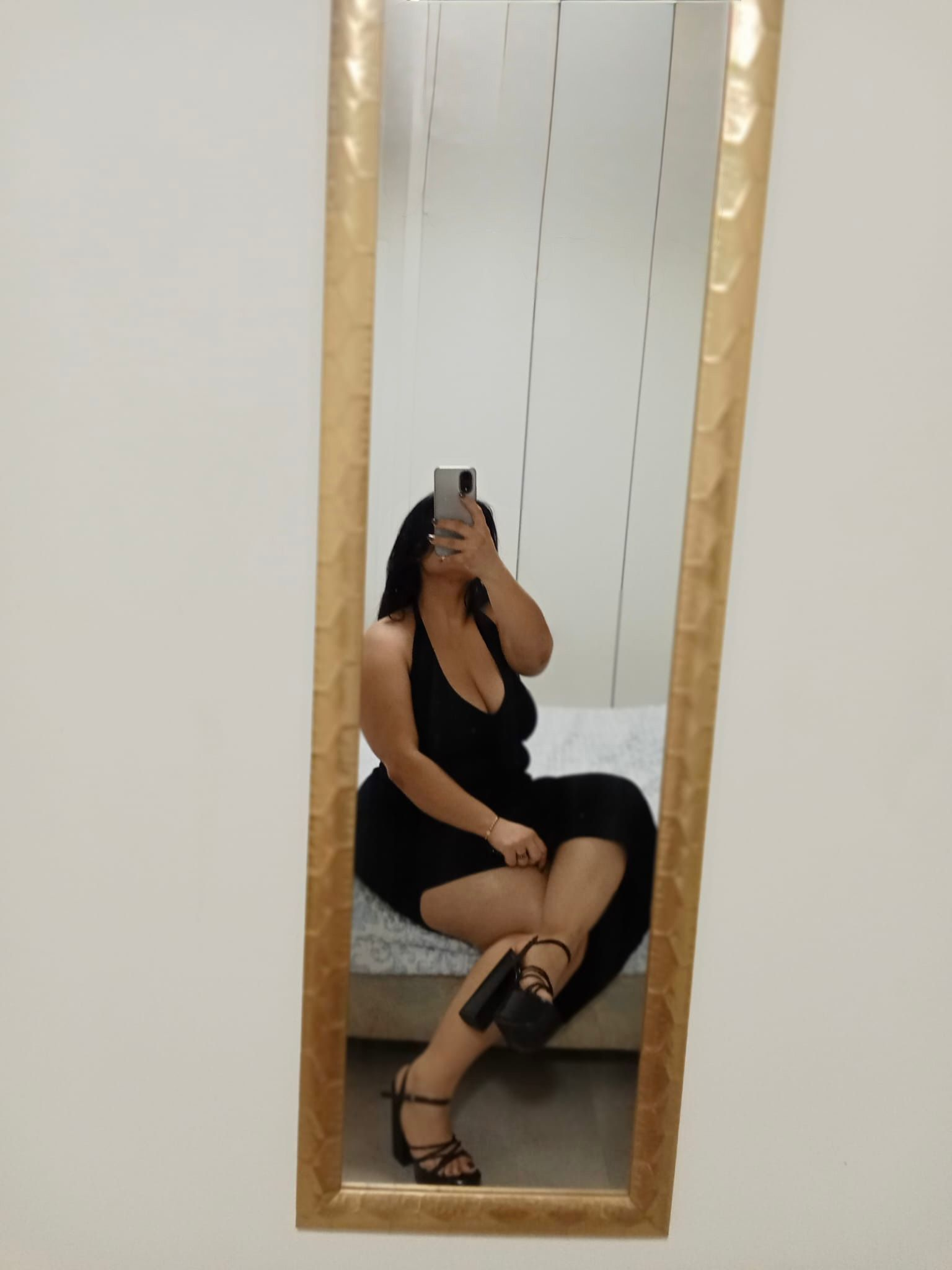 671874142 | ADHARA | Chica