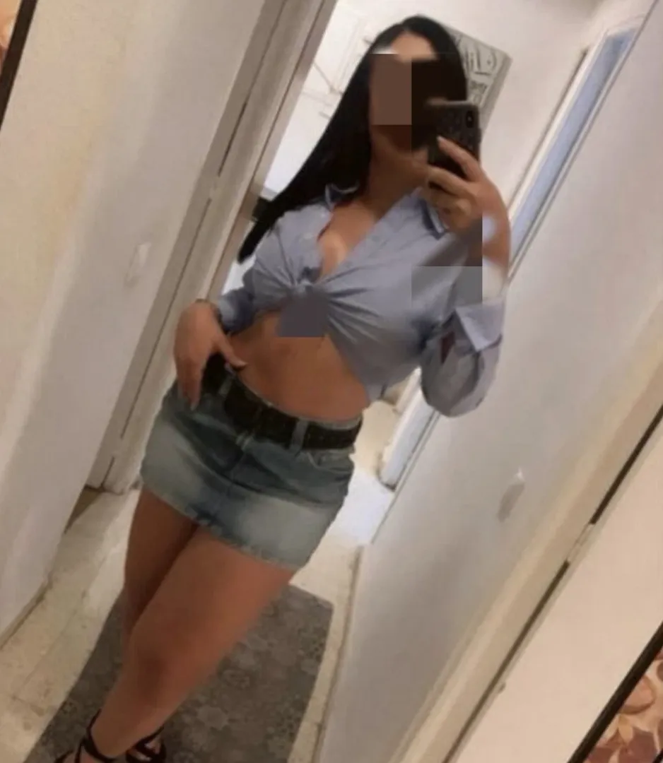 673827123 | Sofia | Chica