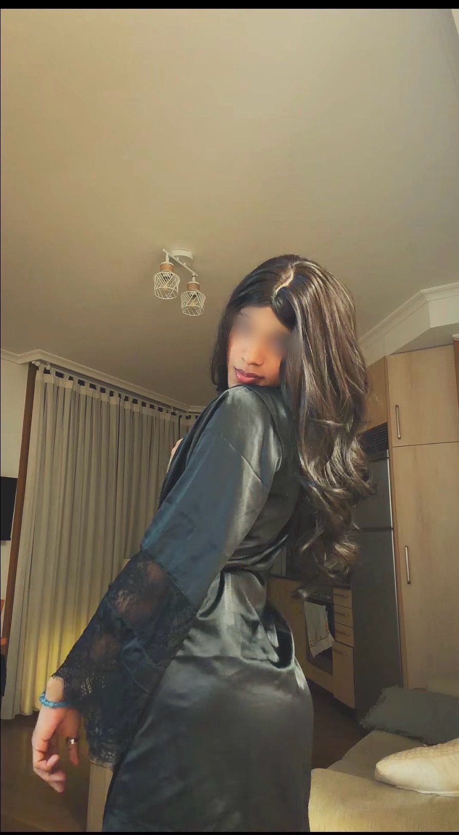 643087220 | LíA | Transexual