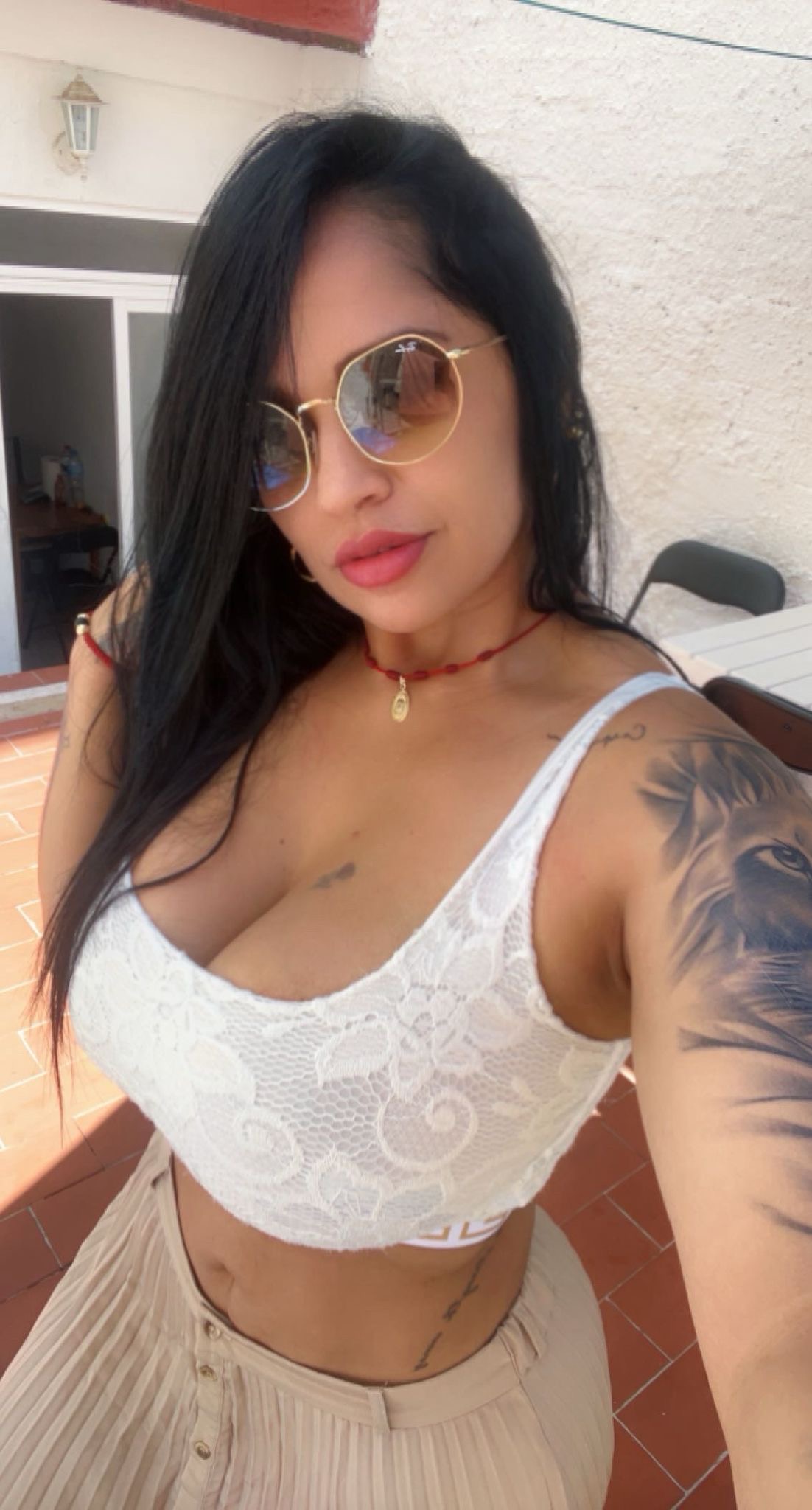 657461585 | YURI | Chica