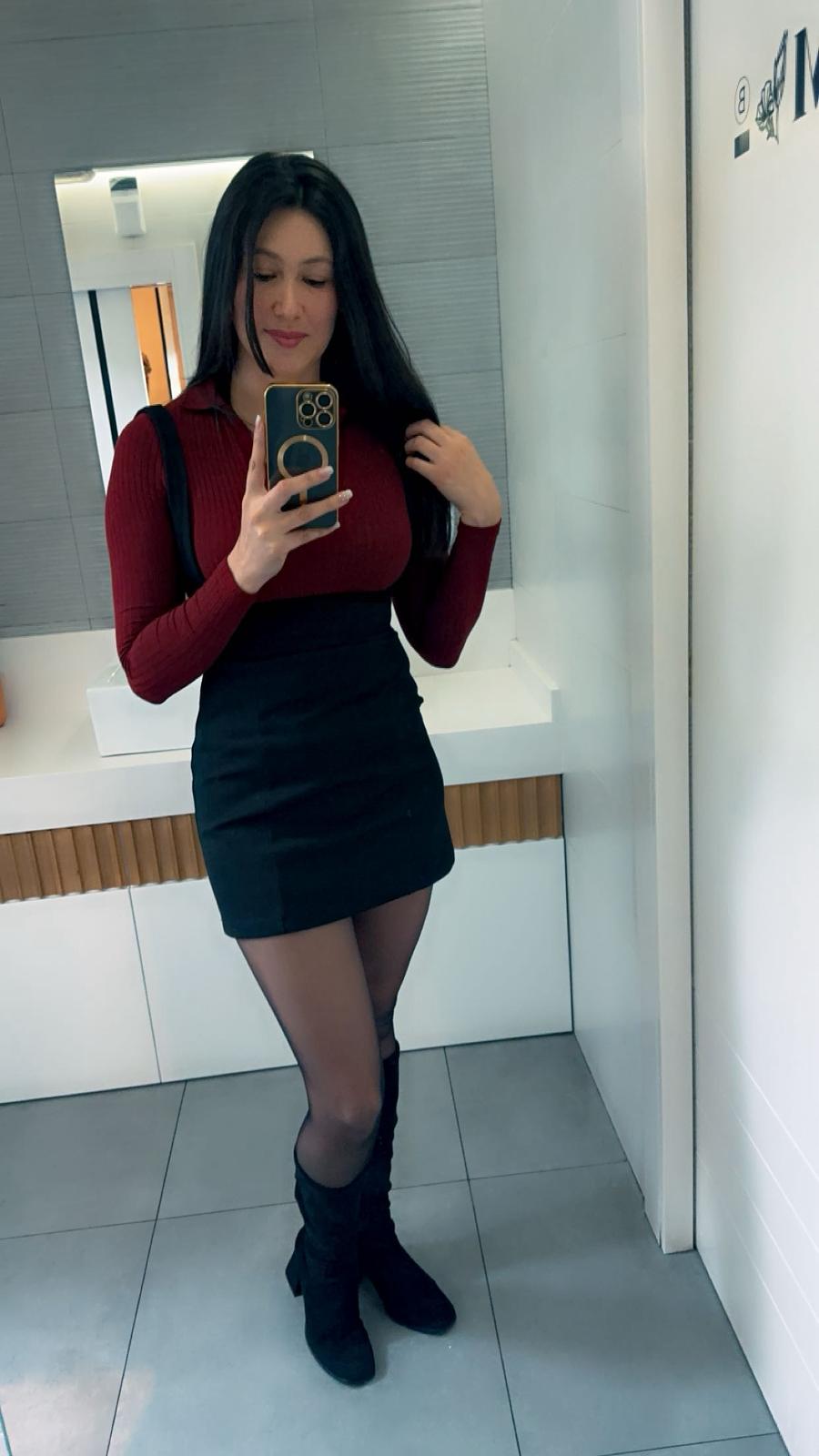 613946430 | PAMELA | Chica