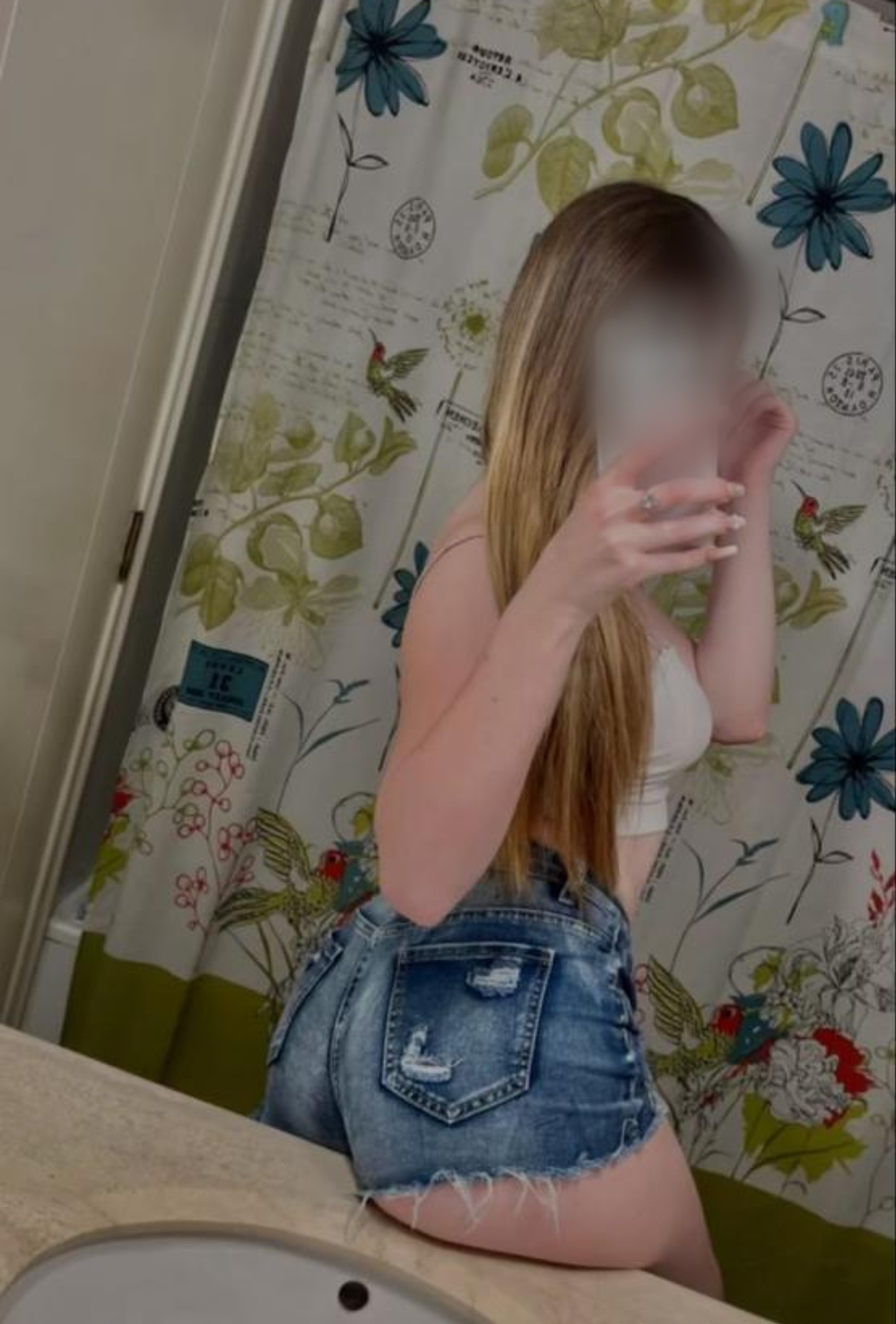 613458013 | KAMILLE | Chica