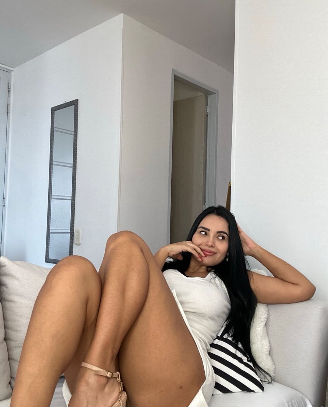 632540571 | TATIANA | Chica
