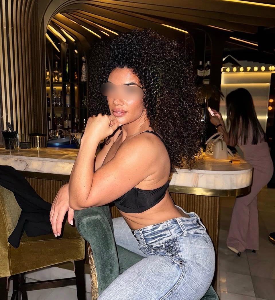 643238539 | ISABELA | Chica