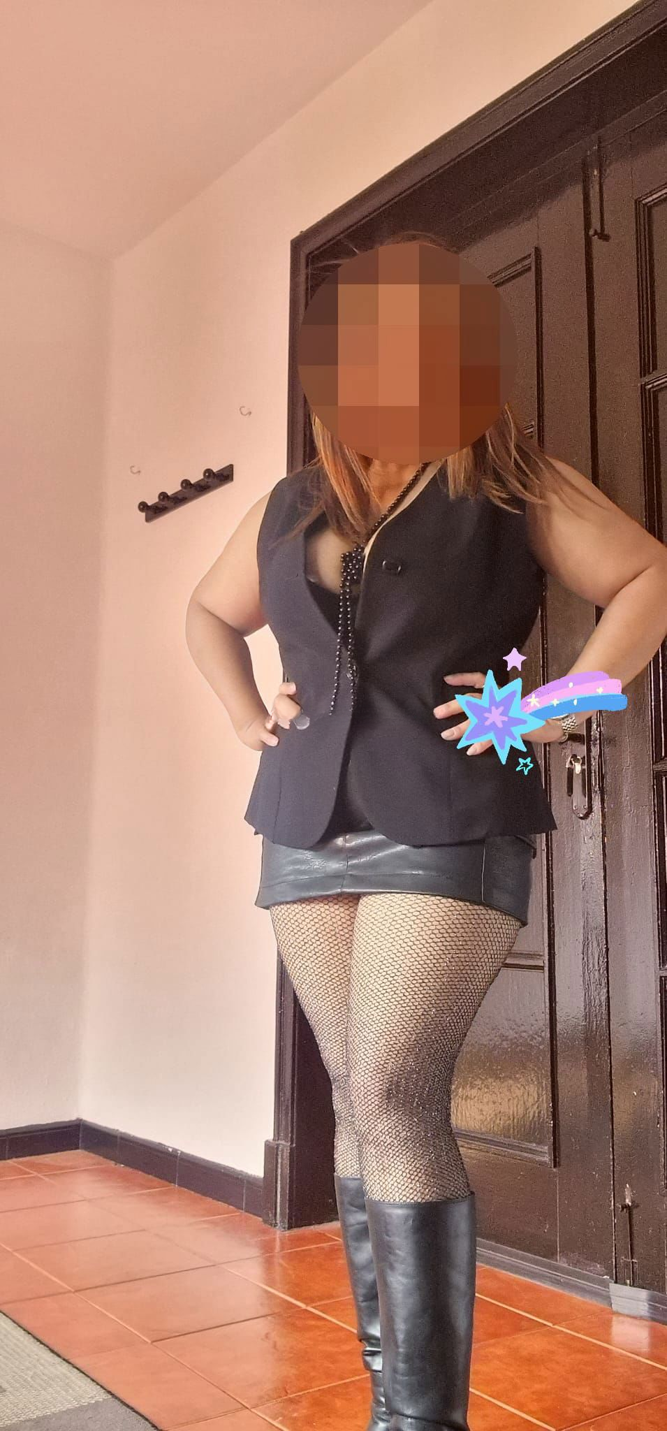 695913431 | Elizabeth | Chica