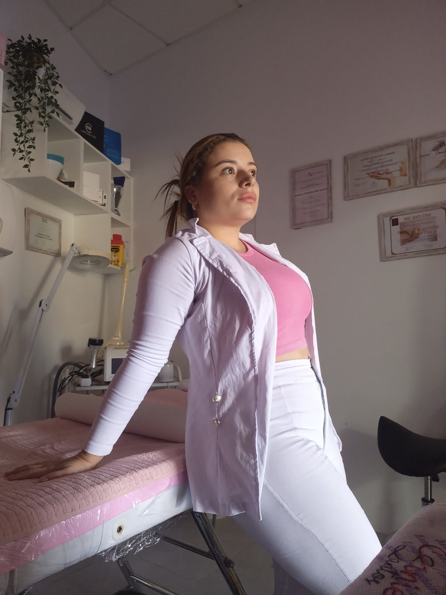 637956898 | COLOMBIANA | Chica