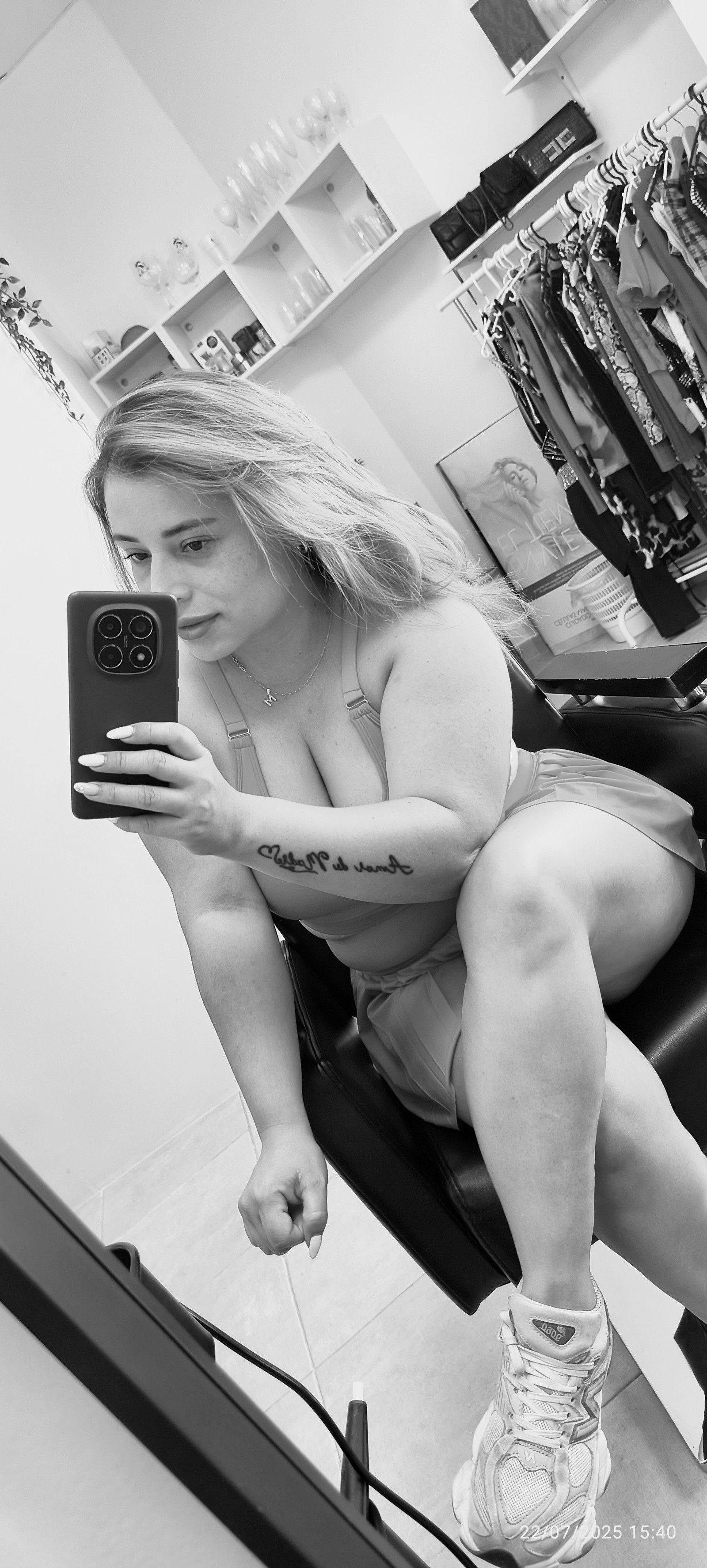 637956898 | COLOMBIANA | Chica