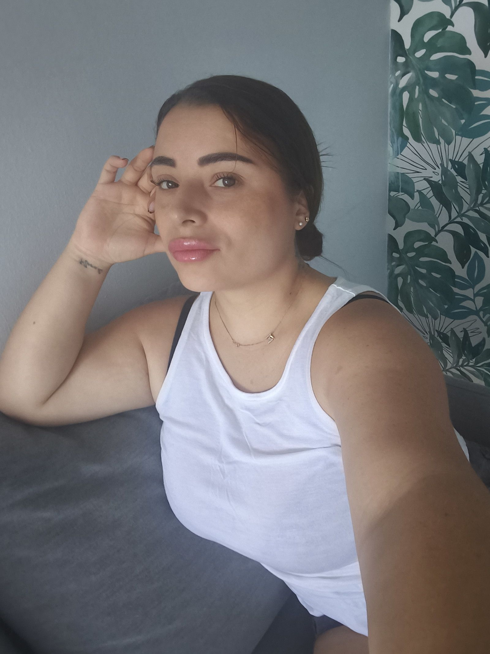 637956898 | COLOMBIANA | Chica