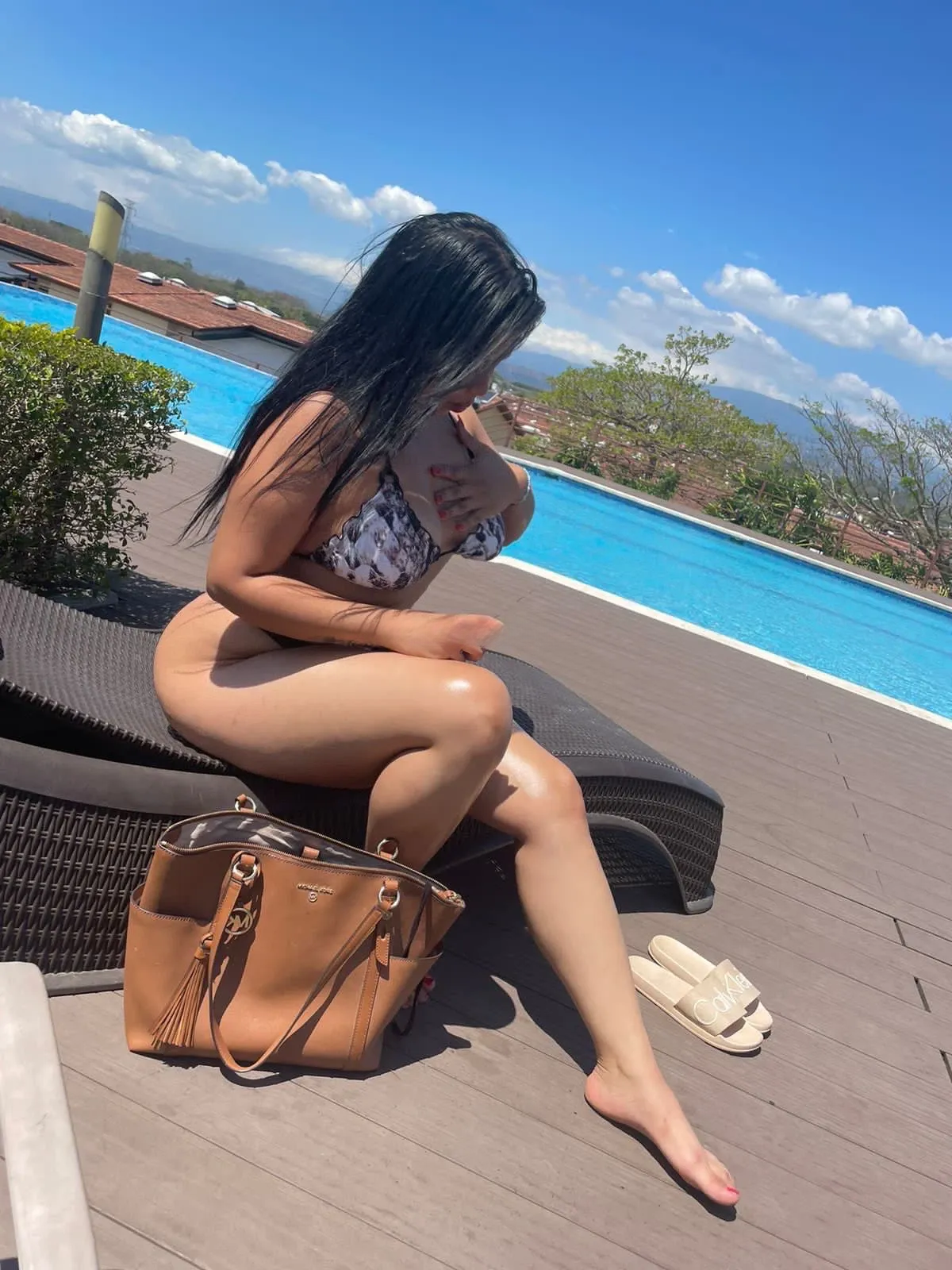 613377368 | CAMILA | Chica